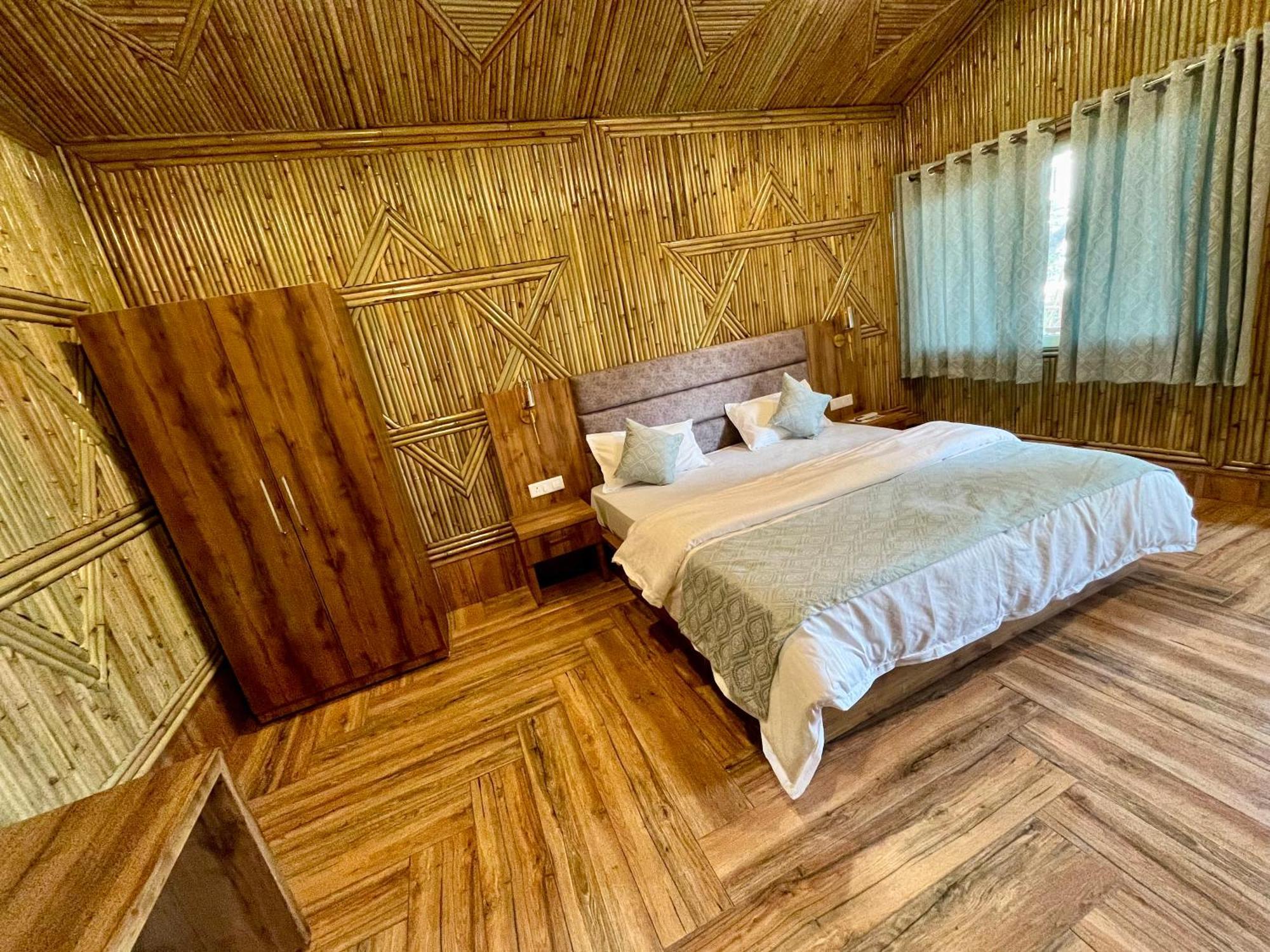 Bamboo Garden Cottages And Cafe Рішикеш Екстер'єр фото