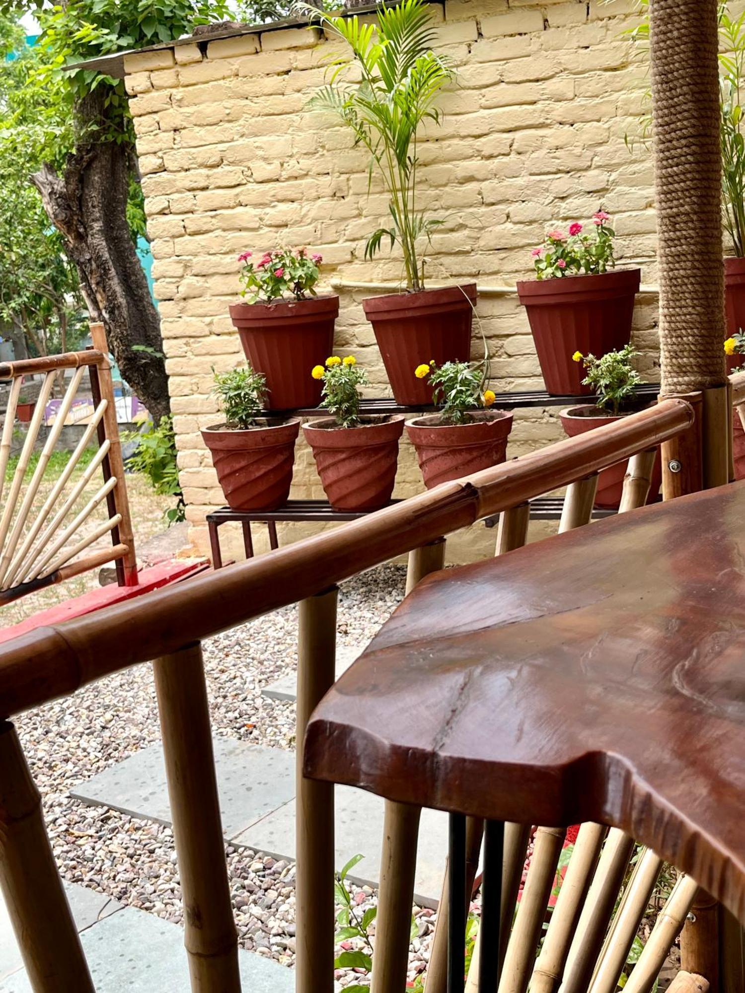 Bamboo Garden Cottages And Cafe Рішикеш Екстер'єр фото