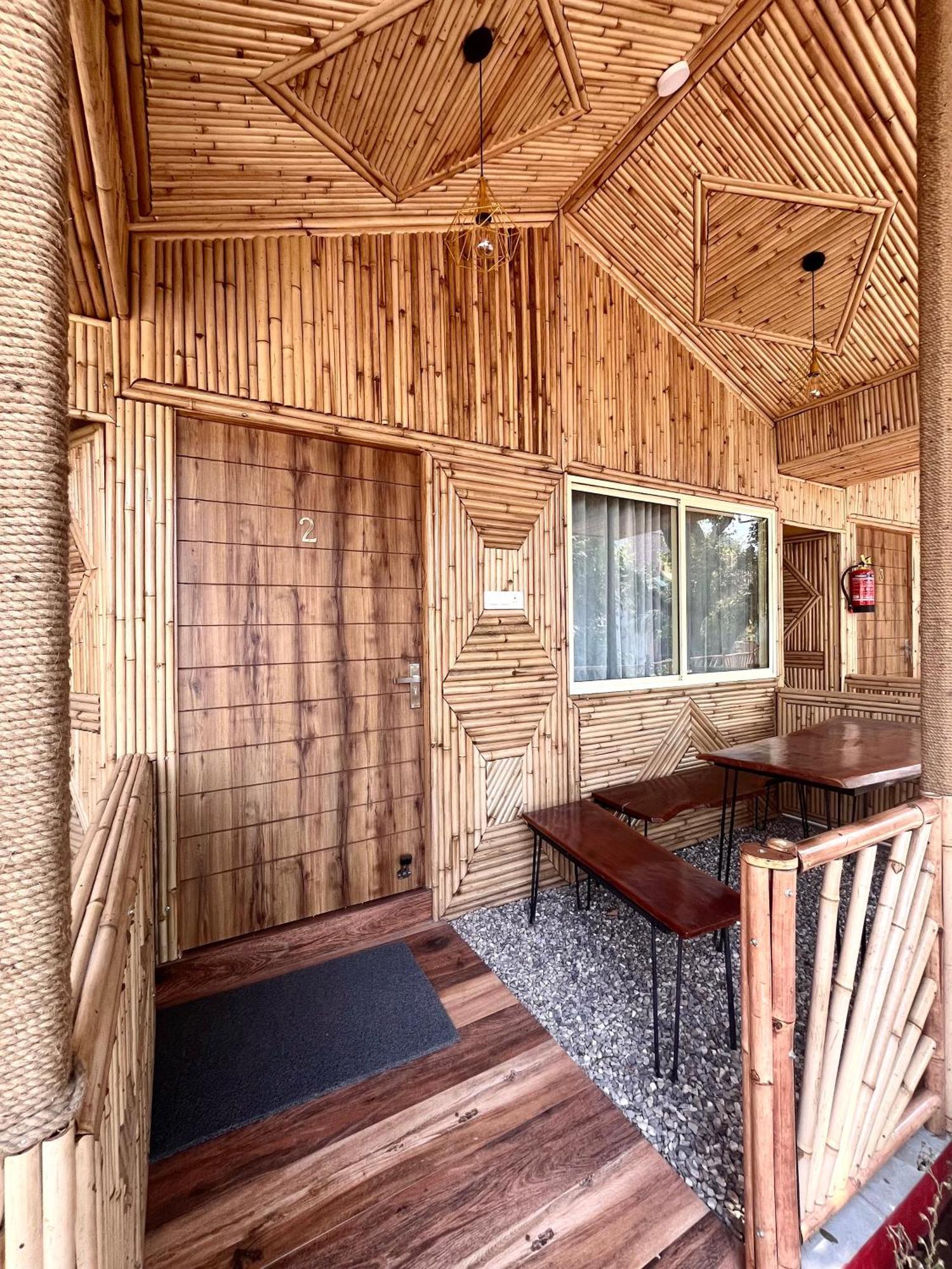 Bamboo Garden Cottages And Cafe Рішикеш Екстер'єр фото